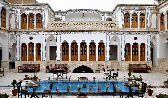 اقامتگاه سنتی صباغیان کاشان