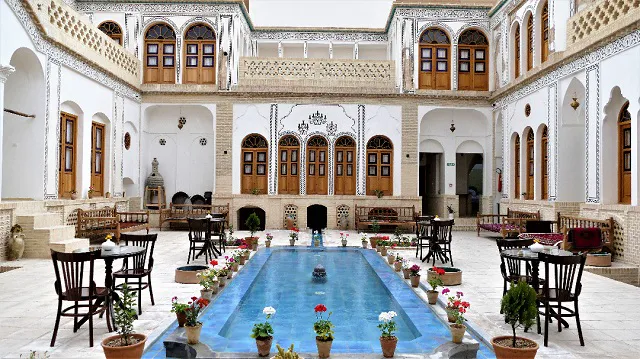 اقامتگاه سنتی صباغیان کاشان