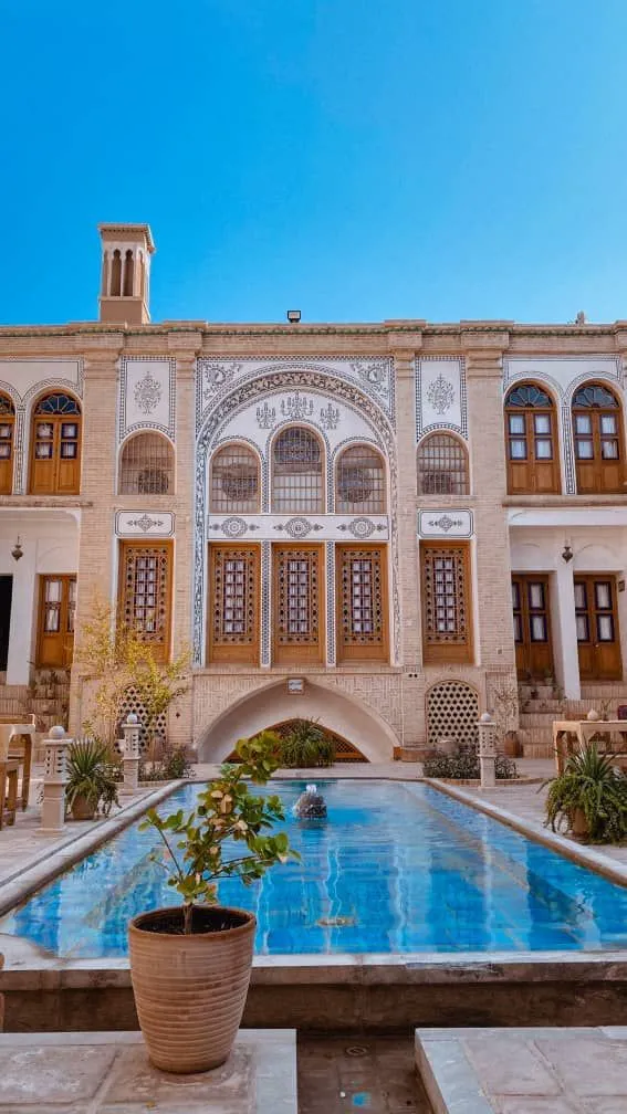 اقامتگاه سنتی صباغیان کاشان