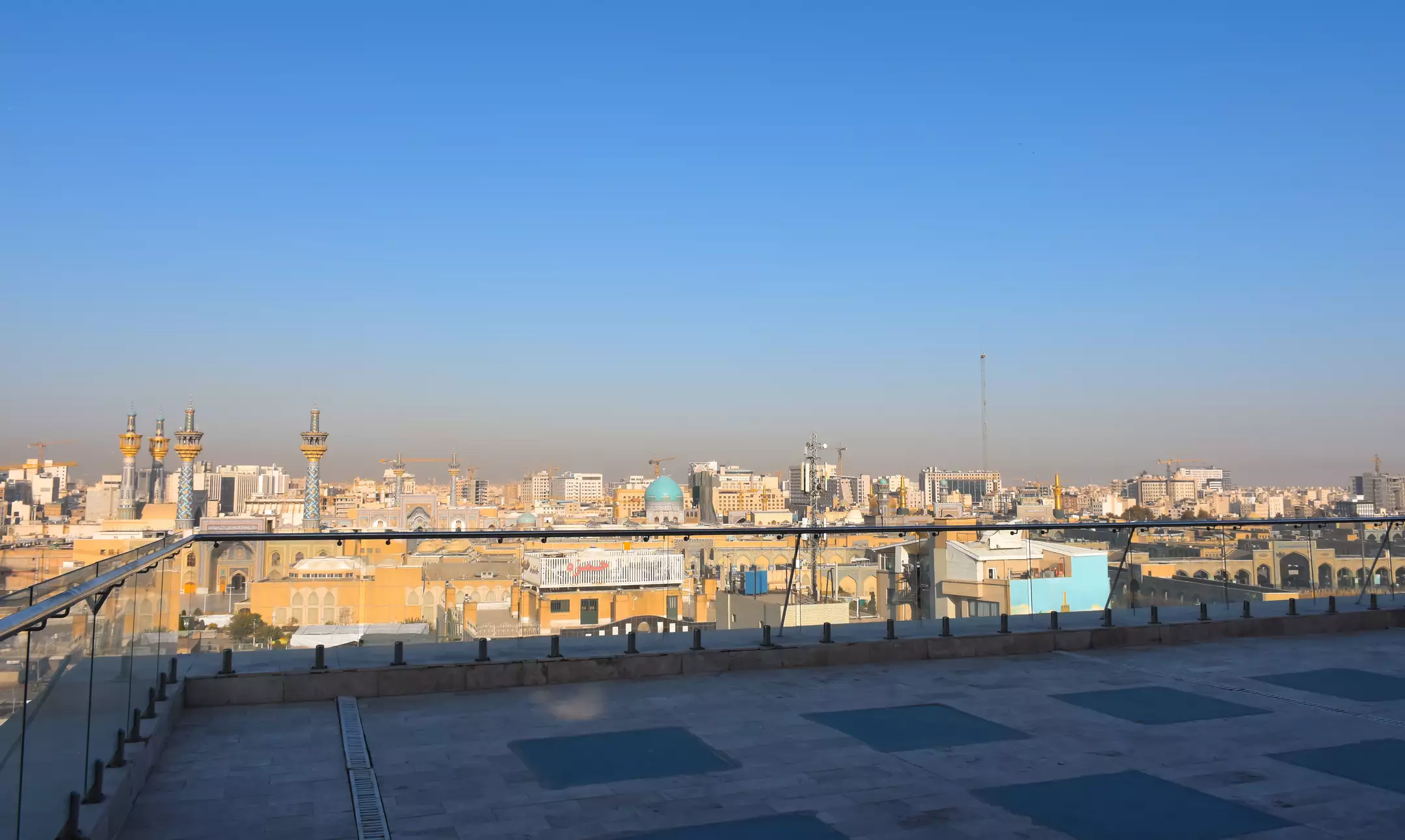 نمای شهر از تراس فدک الزهرا
