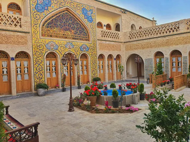 اقامتگاه سنتی گل آرا اصفهان