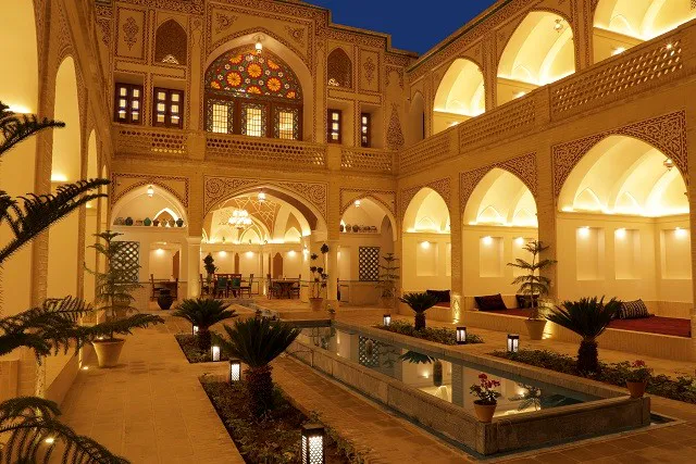 اقامتگاه سنتی عمارت ماندگار (درجه یک ممتاز) کاشان