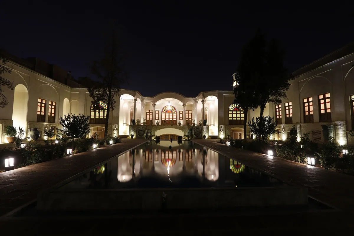 اقامتگاه سنتی عمارت ماندگار (درجه یک ممتاز) کاشان