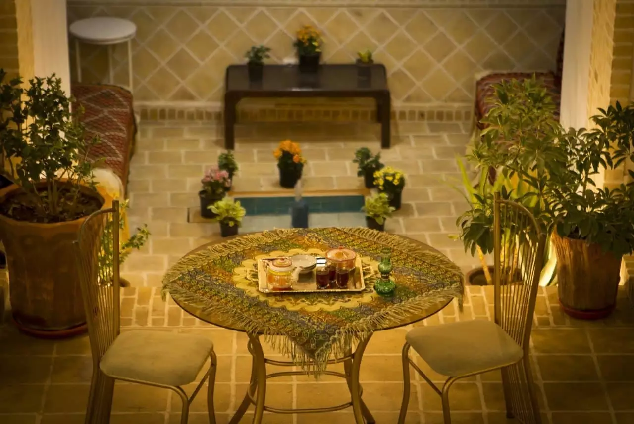 آلاچیق چای‌خوری سنتی هتل معمار