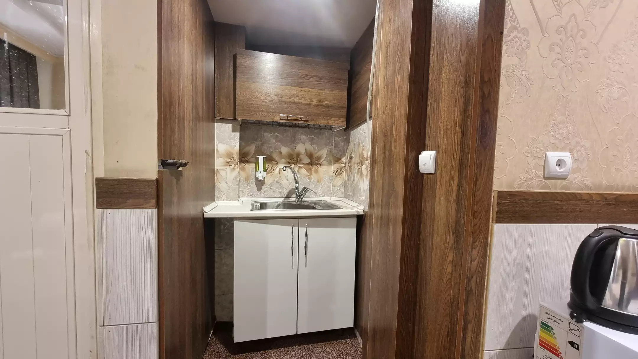 سینک و کابینت آشپزخانه هتل سفرا