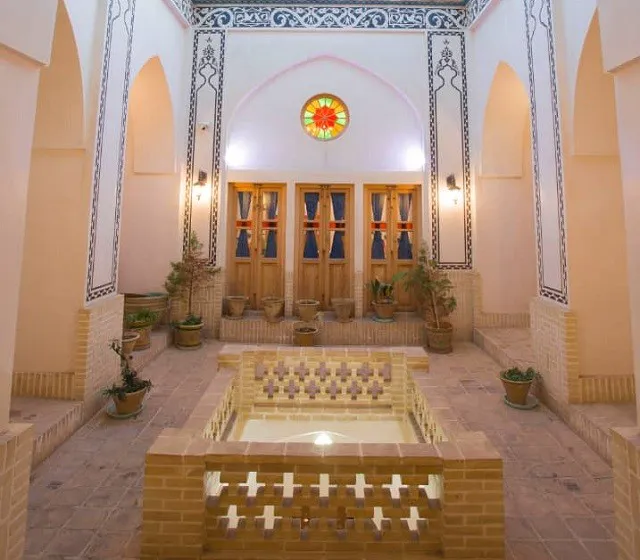 اقامتگاه سنتی سرپله کاشان