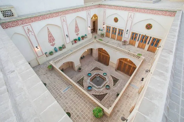 اقامتگاه سنتی سرپله کاشان
