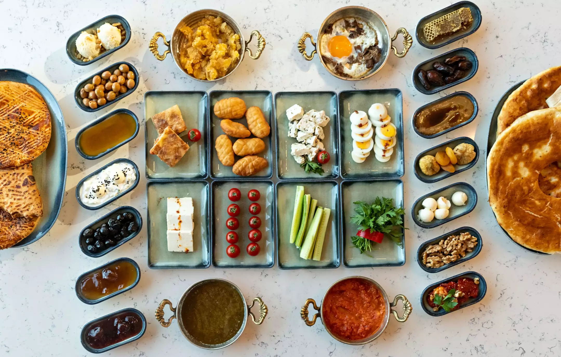 نمای چیدمان صبحانه دابل تری بای هیلتون