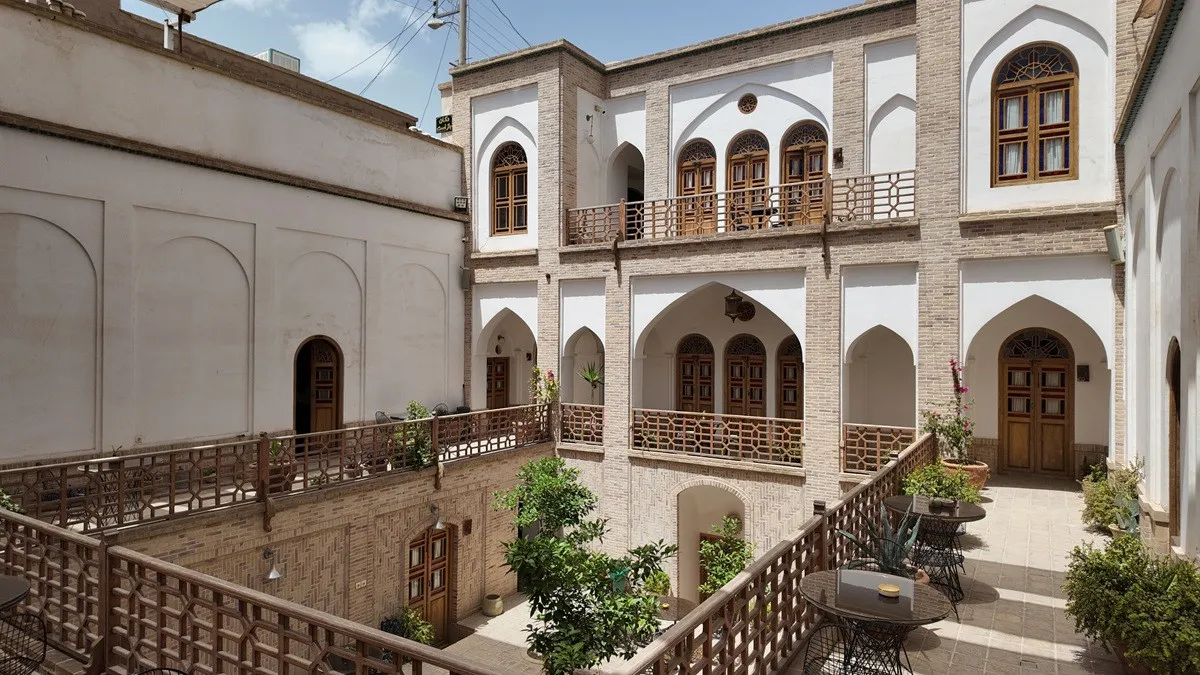 اقامتگاه سنتی سنگ پلوی کاشان