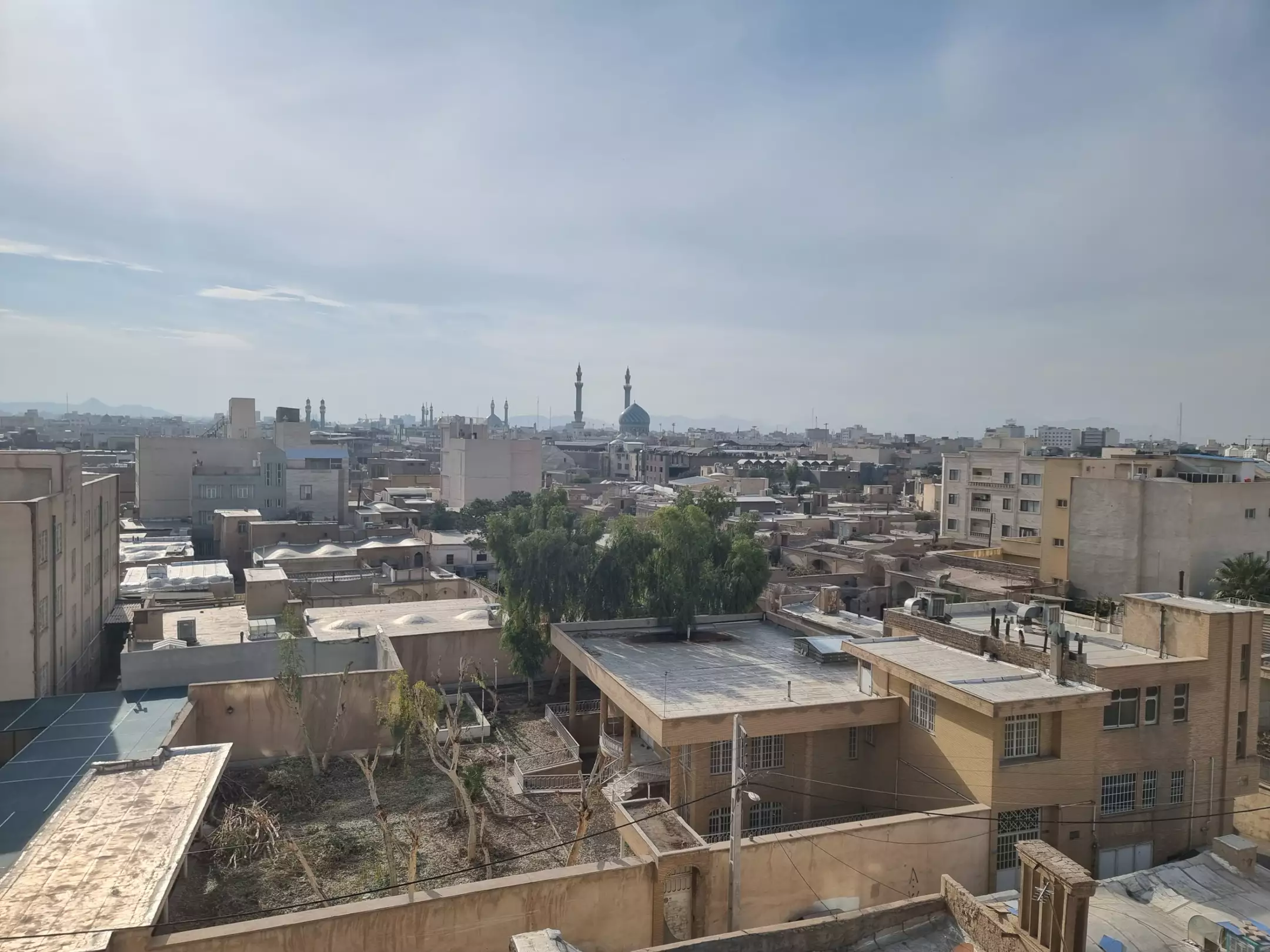 نمای شهر و گنبد مسجد از هتل فاطیما
