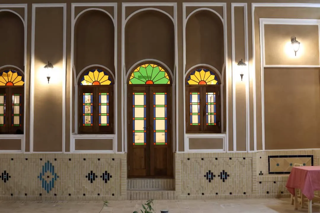 اقامتگاه سنتی آلما یزد