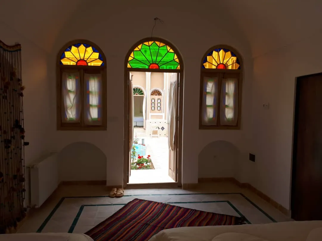 اقامتگاه سنتی آلما یزد
