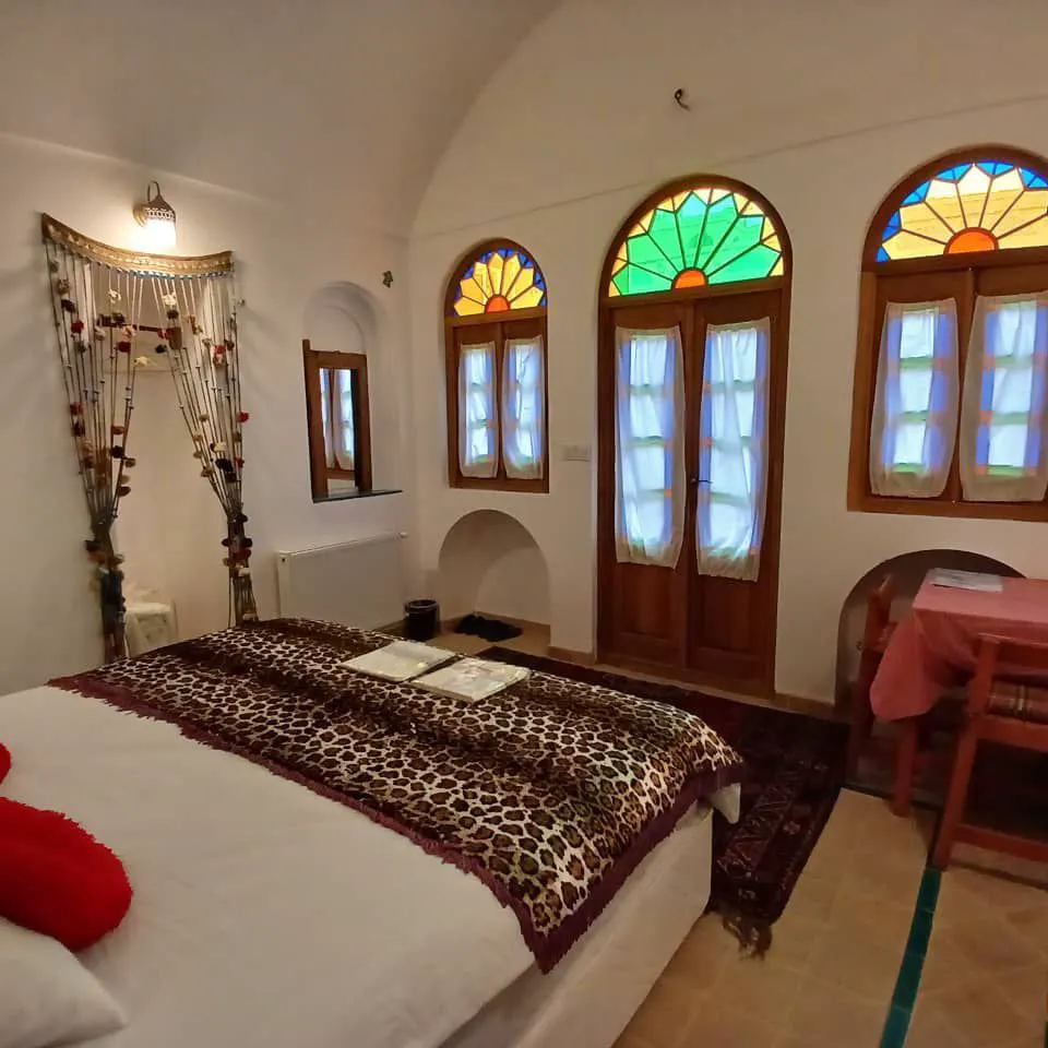 اقامتگاه سنتی آلما یزد