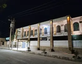 نمای بیرونی شبانه هتل جهان آرا