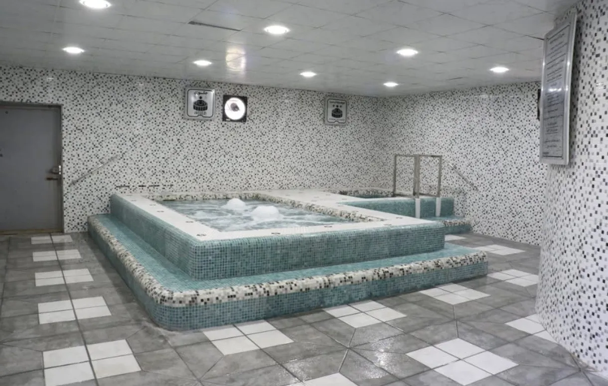 جکوزی کاشی‌کاری‌شده هتل جهان آرا