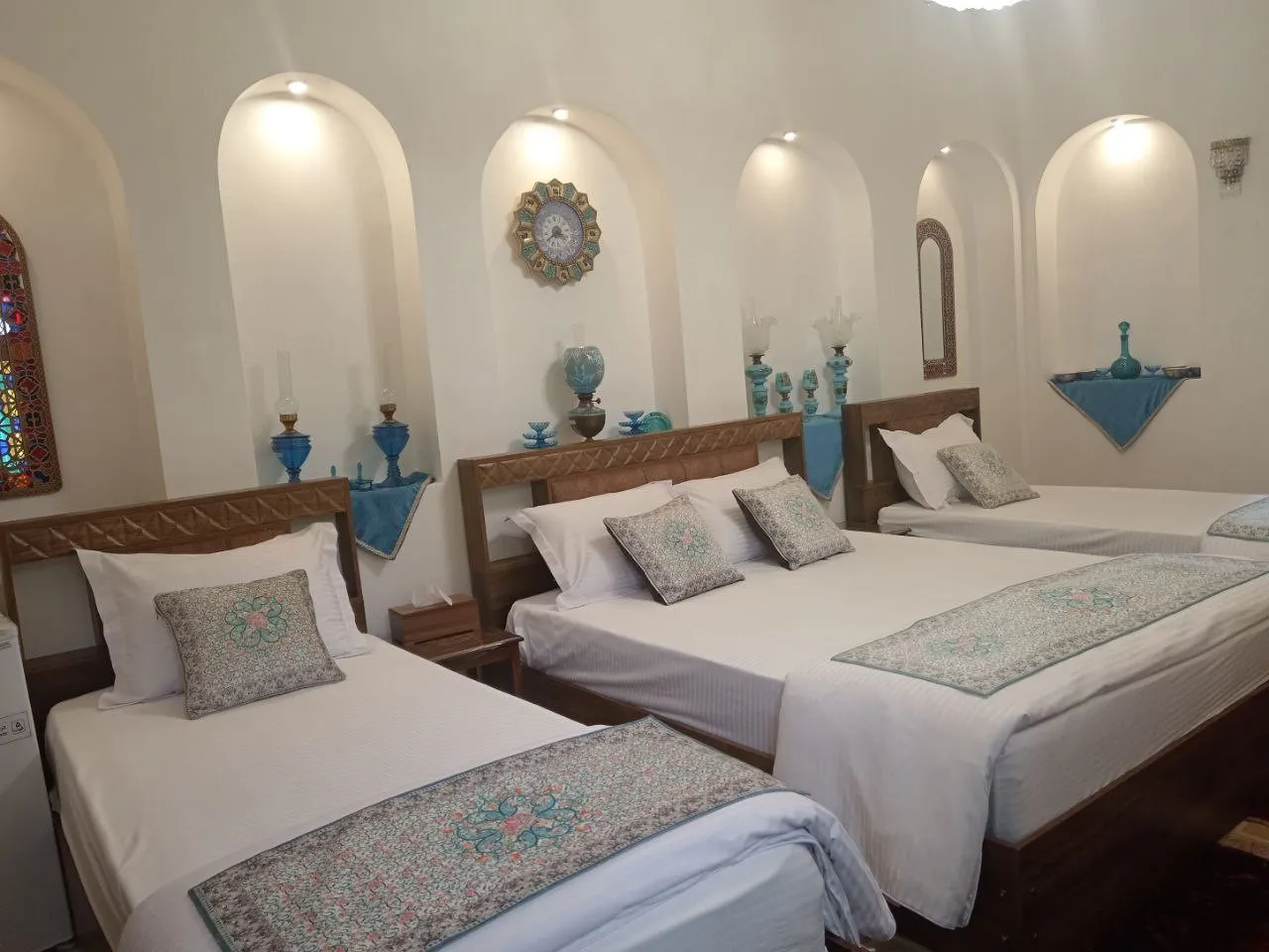 اتاق چهارتخته فیروزه ای