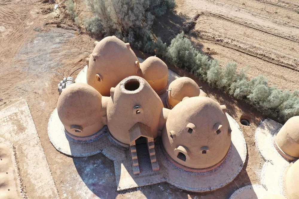 نمای هوایی اتاقکهای گنبدی خشتی مشجری انارک