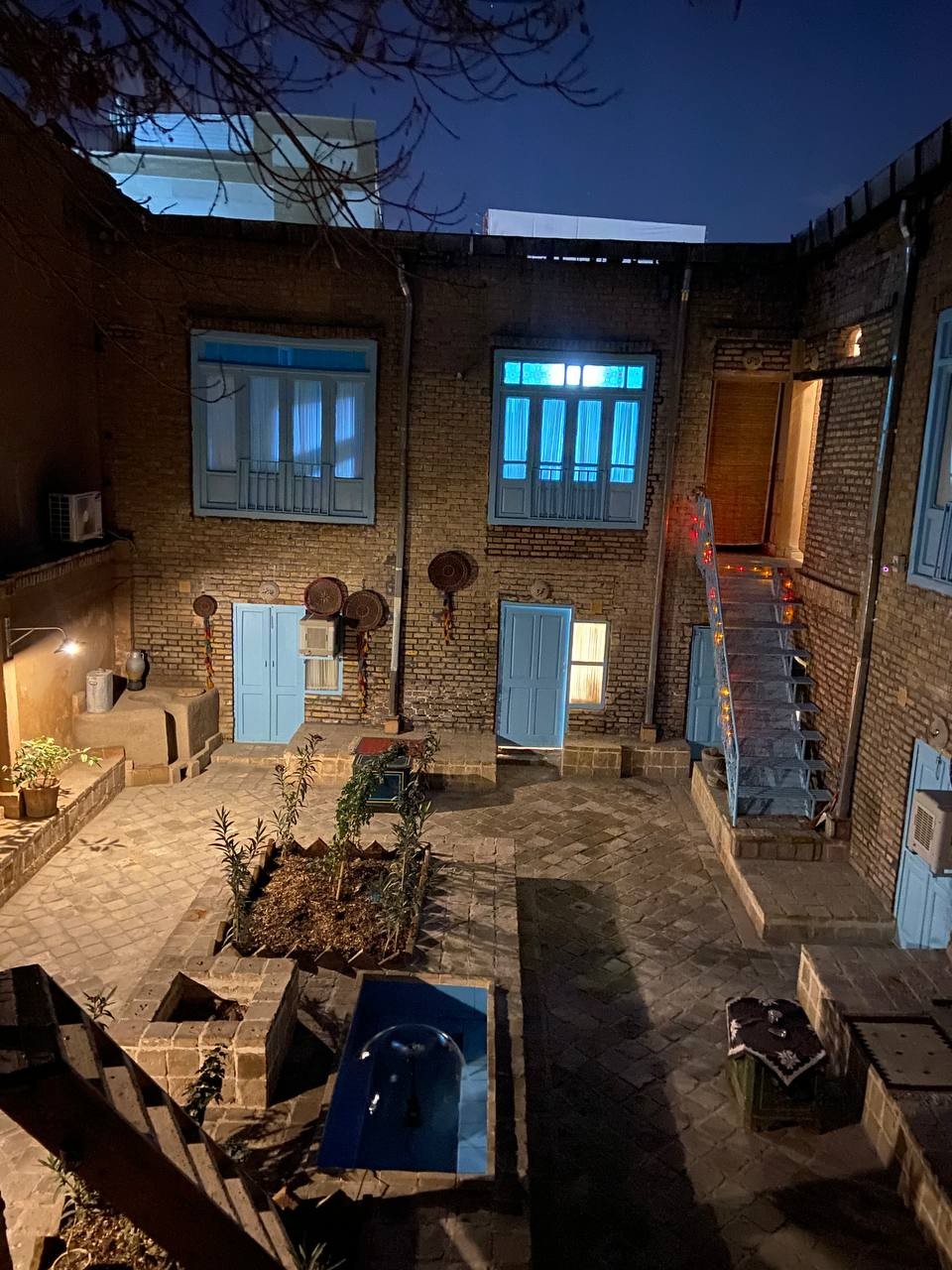 آشتی کنان