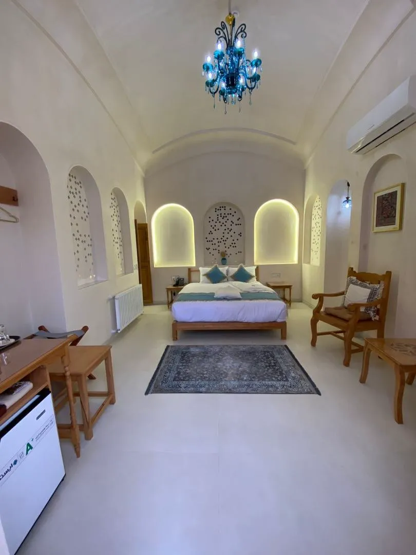 اقامتگاه سنتی رزاس کاشان