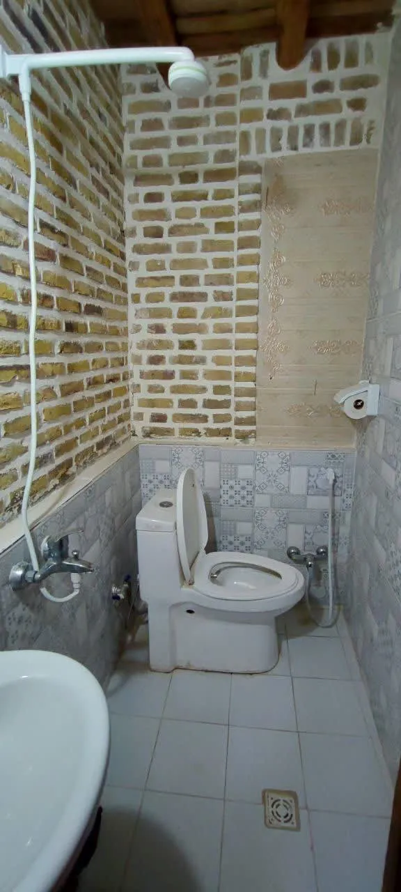 سرویس بهداشتی شادمهر با توالت و دوش