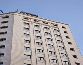 نمای بیرونی ساختمان مدینه البشری