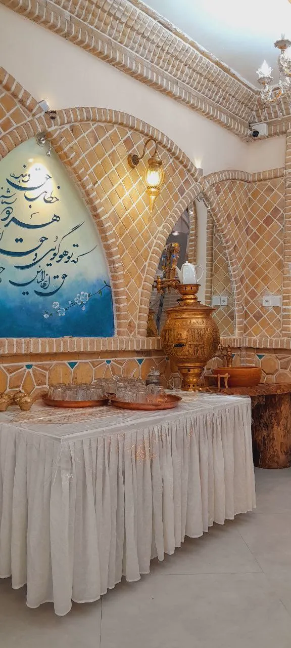 میز پذیرایی و سماور در هتل دژ