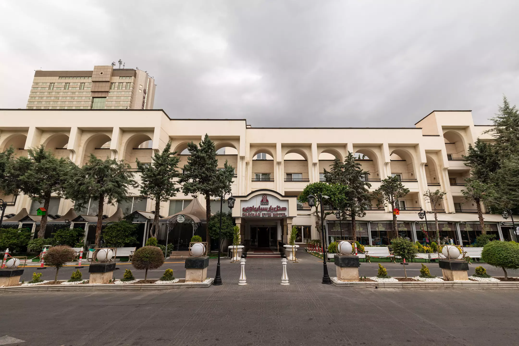 اوین