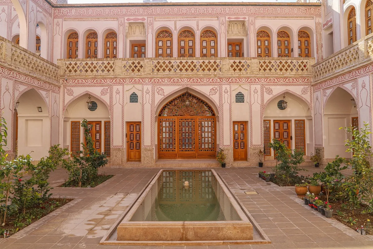 اقامتگاه سنتی عمارت آقاحسینی کاشان