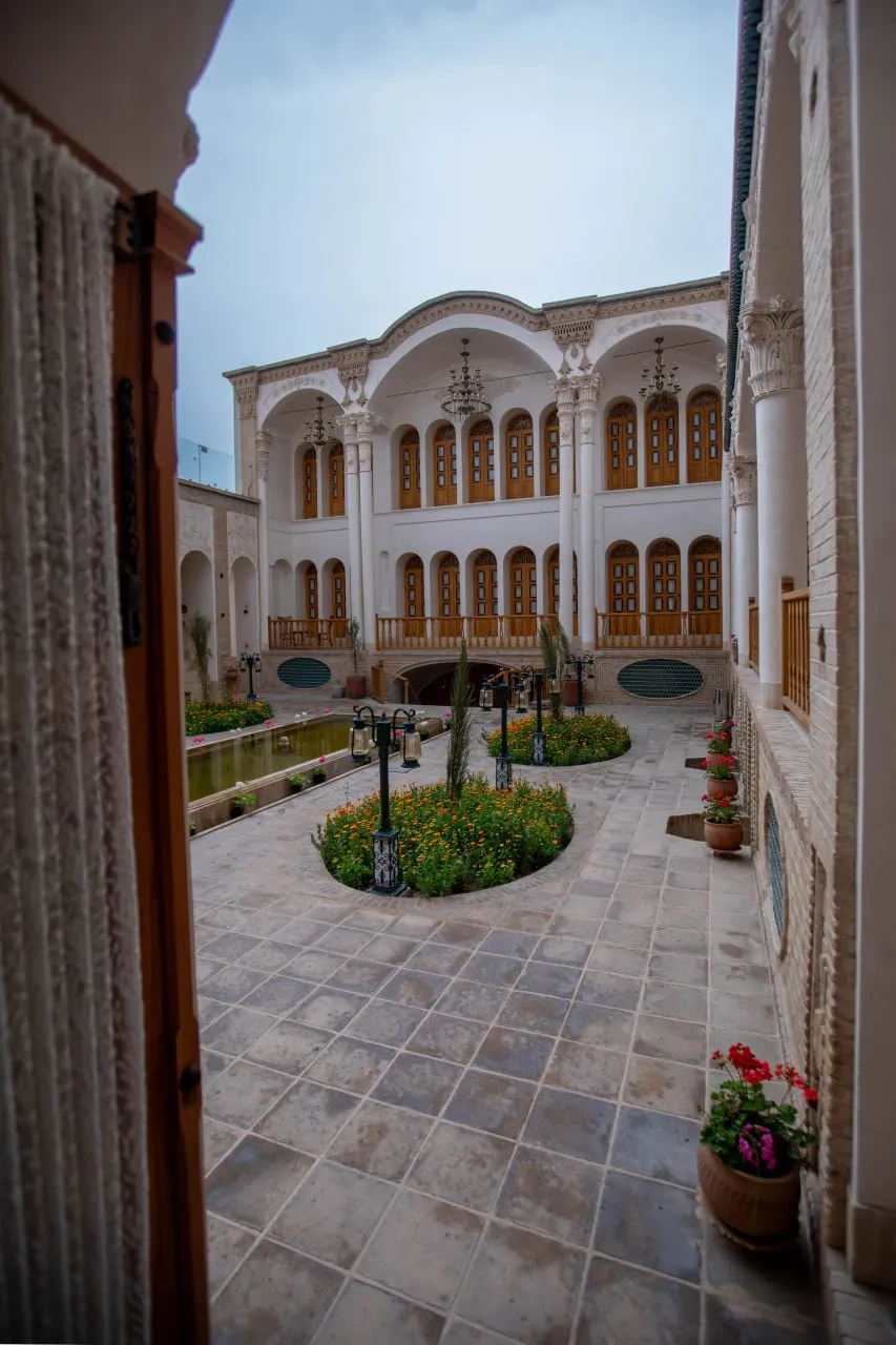 اقامتگاه سنتی عمارت آقاحسینی کاشان