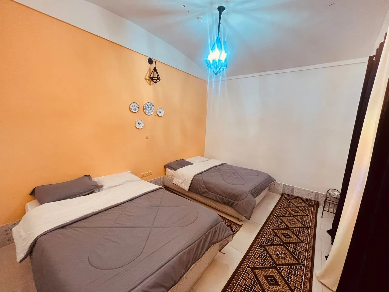 اتاق شمس العماره با دو تخت یکنفره