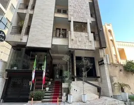 نمای ورودی ساختمان هتل پاسارگاد