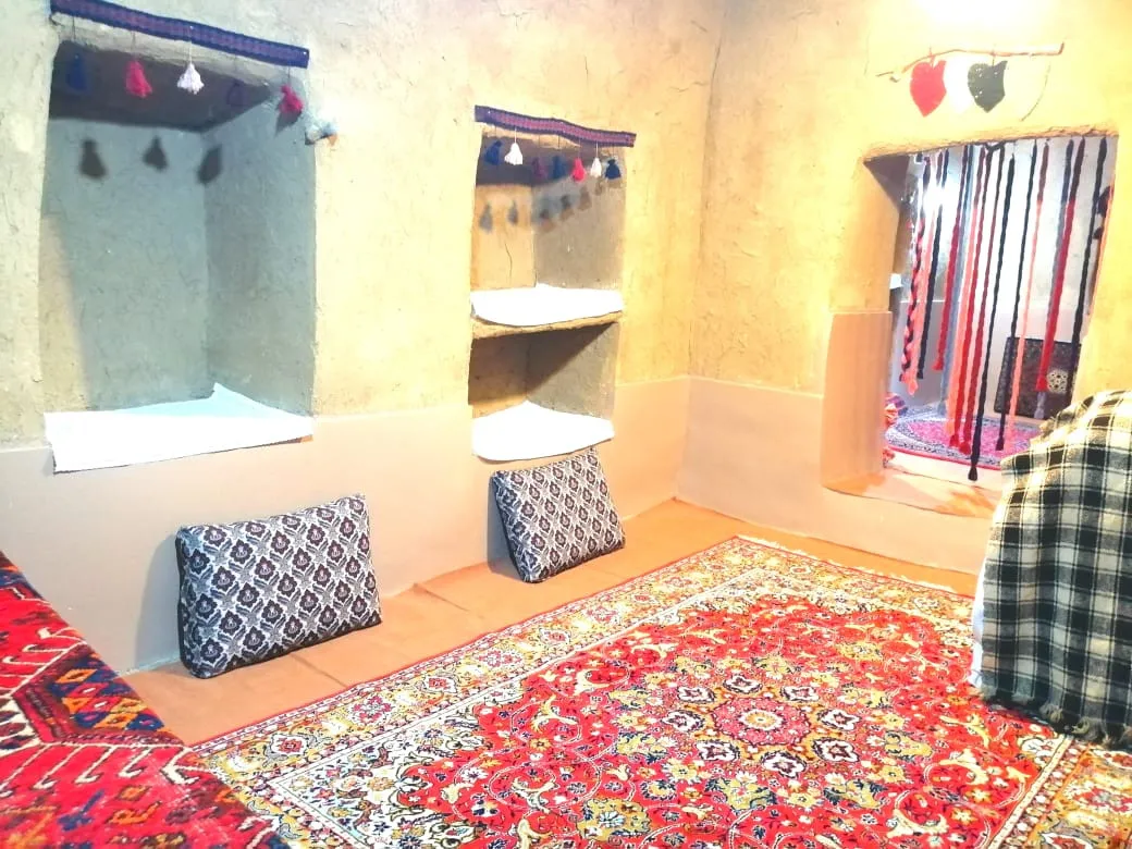 اتاق سه نفره سپیدار (توئین+کفخواب)