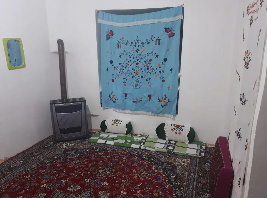 اتاق سه نفره کفخواب خانه میادخت