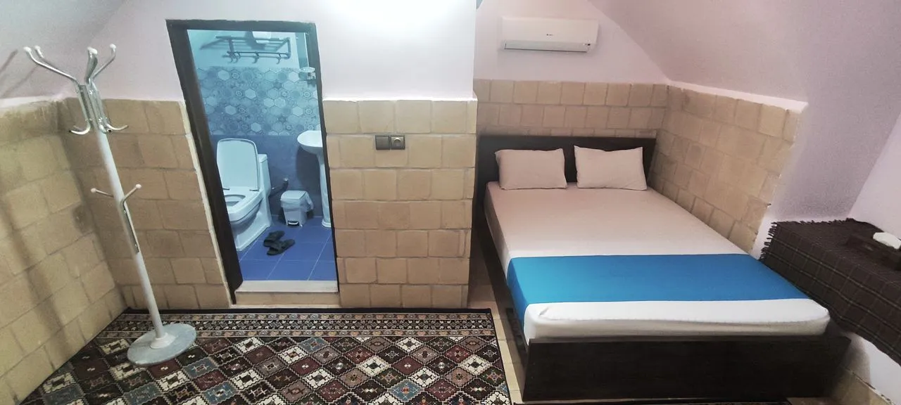 اتاق دوتخته برای یک نفر یاسی(زیر همکف)