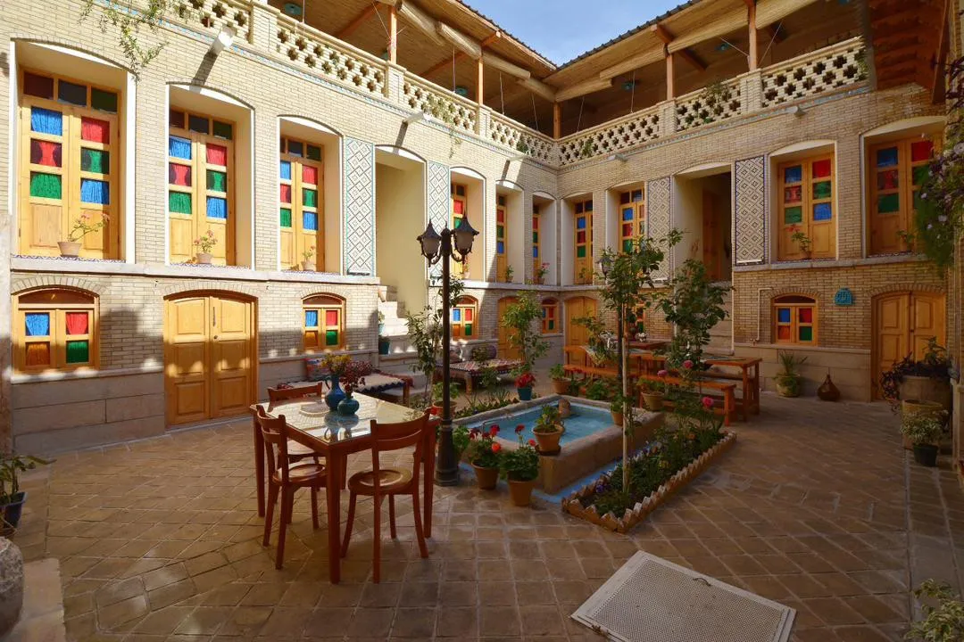 مراکز اکوتوریسم سرای همایونی شیراز