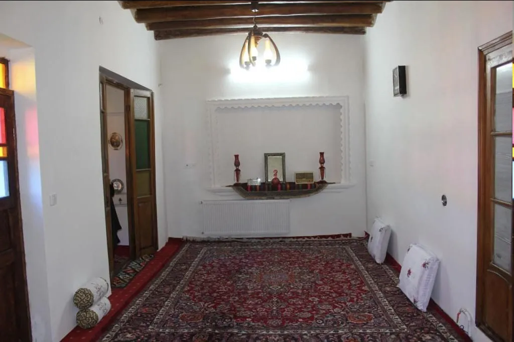 اقامتگاه سنتی سرای ایل سنگسر مهدی شهر