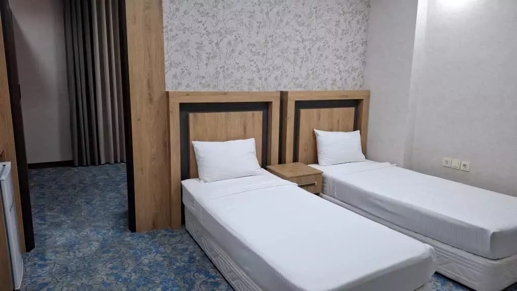اتاق دو تخته مهر آلاء با تخت‌های یک‌نفره