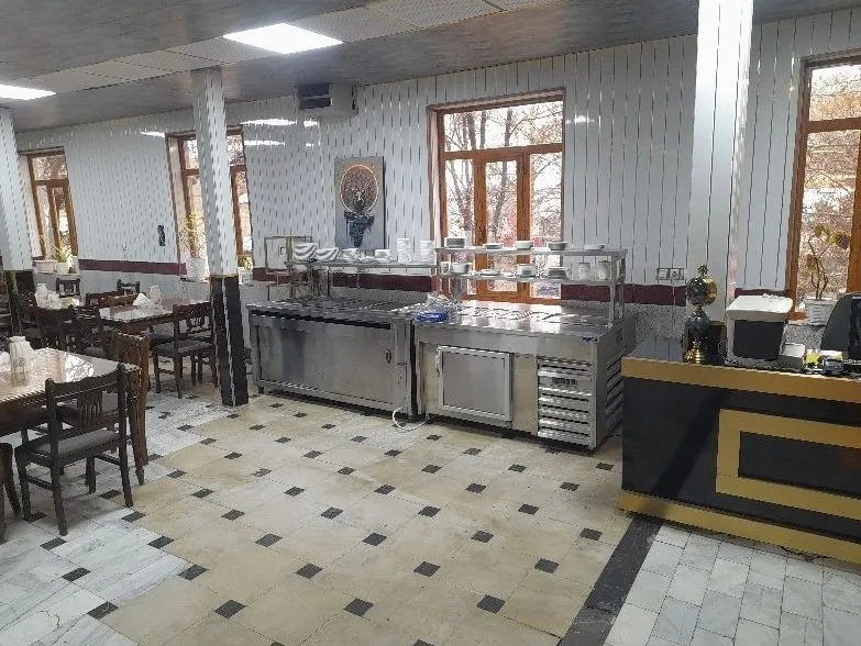 بوفه هتل پینار با پیشخوان سرو غذا