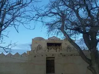 نمای بیرونی بنای خشتی وارگه امیدیه