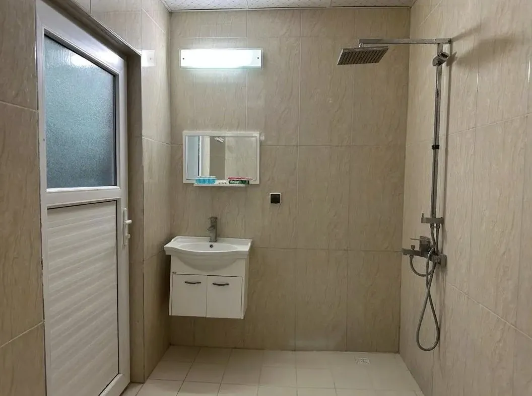 دوش و روشویی سرویس بهداشتی هتل ایثار