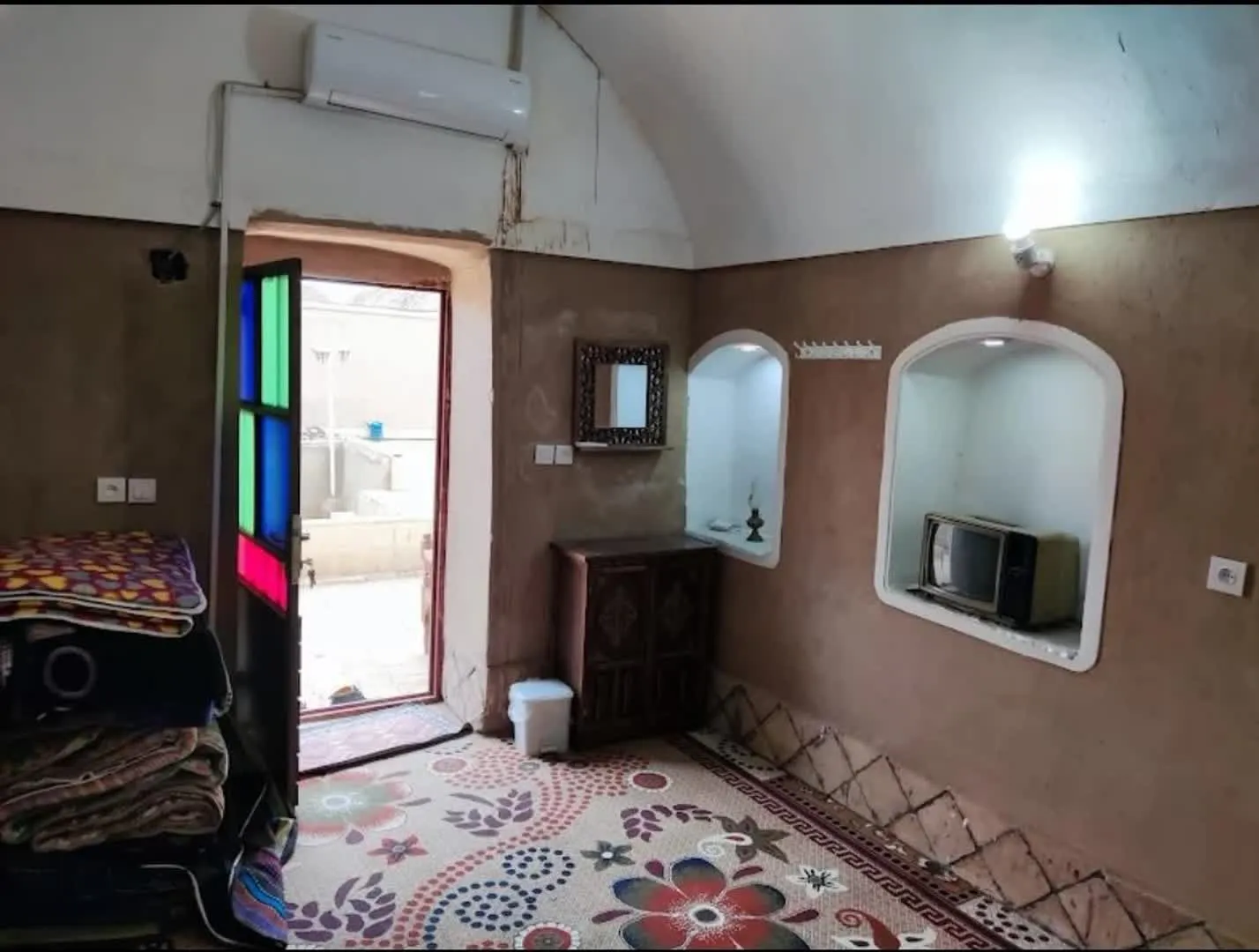 اتاق پنج نفره کف خواب