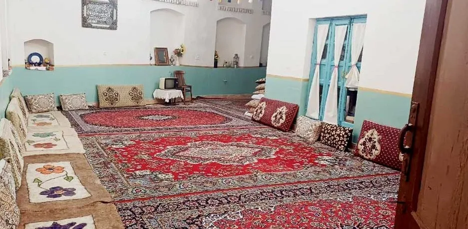 اتاق پانزده نفره کدخدا (کفخواب)