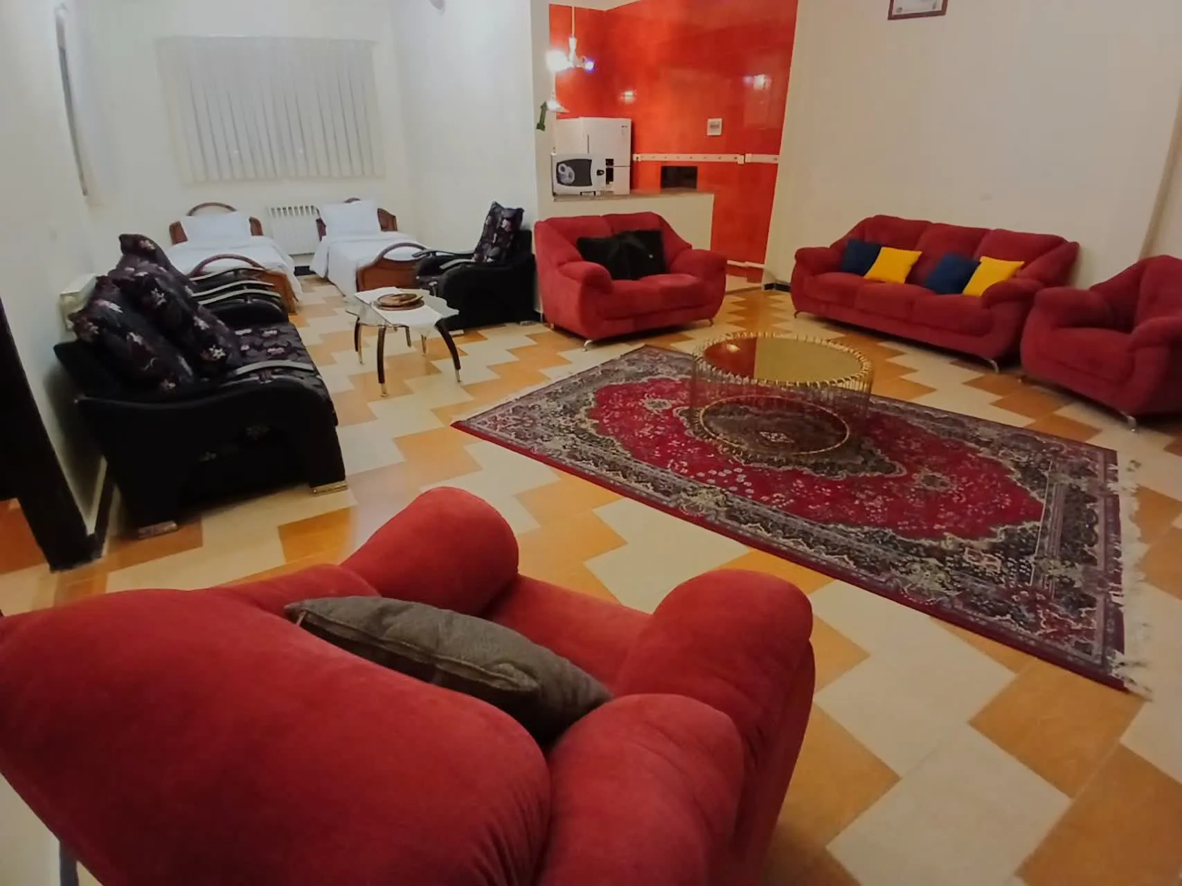 آپارتمان یک خوابه چهار تخته