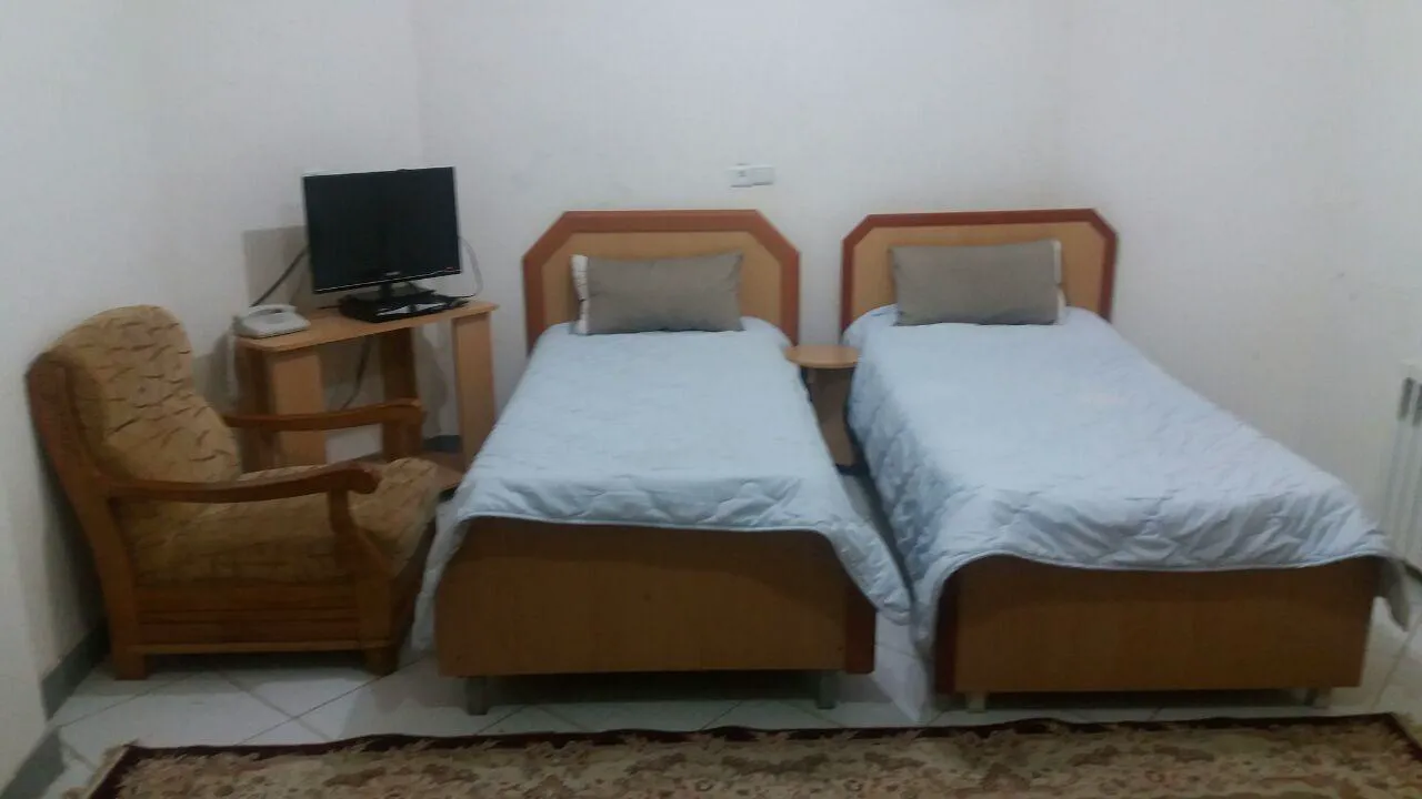 اتاق هتل میلاد با دو تخت یک‌نفره