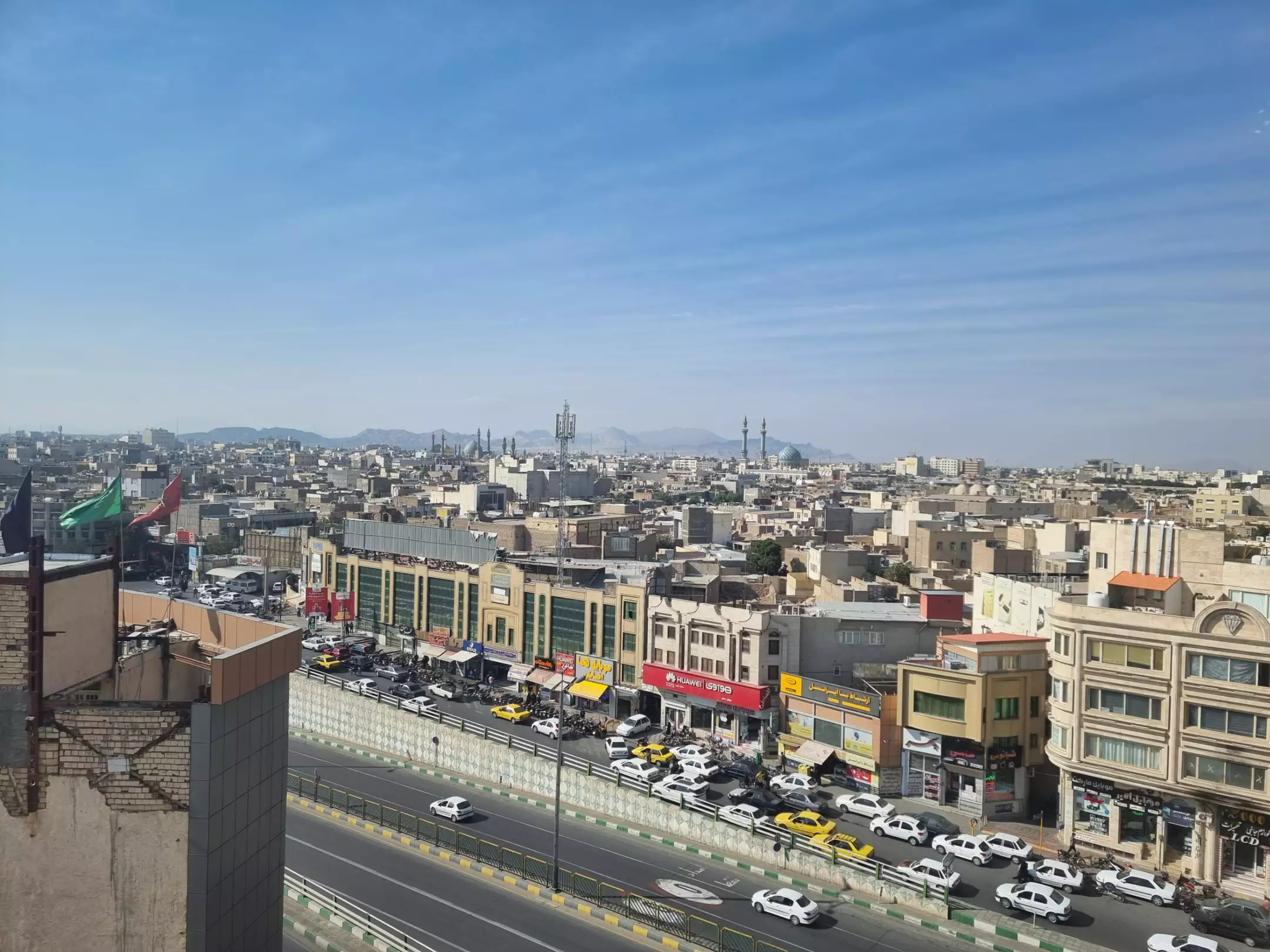 نمای شهری و خیابانهای اطراف هتل استقلال