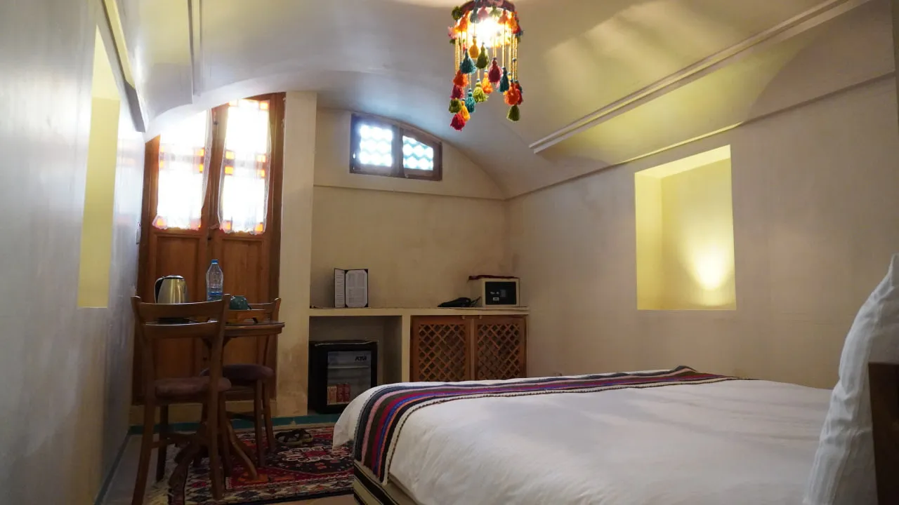 اقامتگاه سنتی اشکوب کاشان