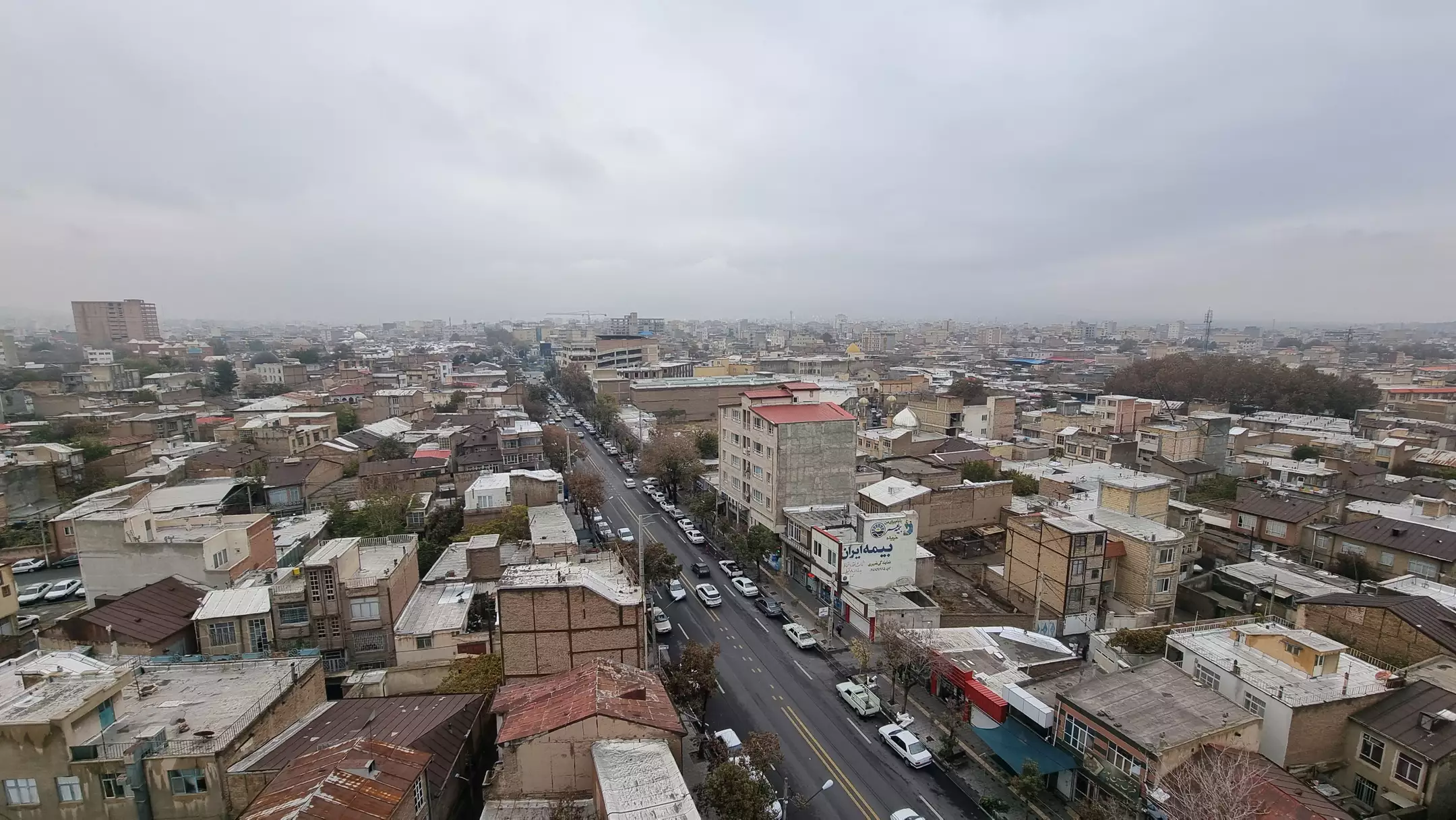 نمای هوایی شهر و خیابان‌های اطراف هتل آریا