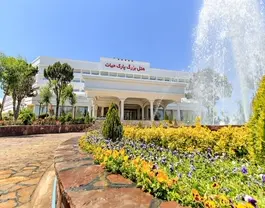 بزرگ پارک حیات