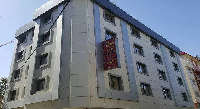 نمای بیرونی ساختمان هتل معین درباری