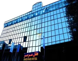 نمای ساختمان شیشهای هتل مرمر